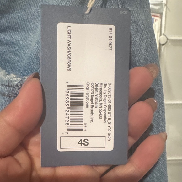 Women’s size 4 Universal Thread Jeans - Picture 5 of 7